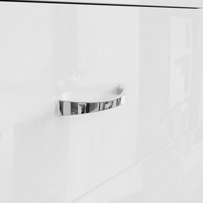 Chilton white gloss 3 drawer chest handle detail