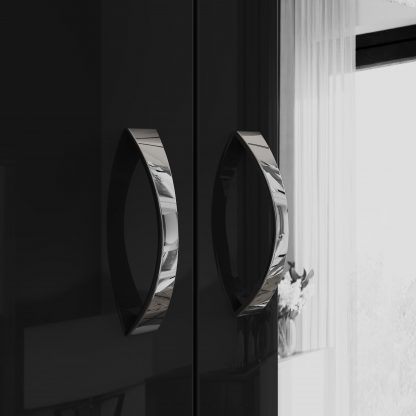Chilton black gloss 3 door wardrobe handle detail