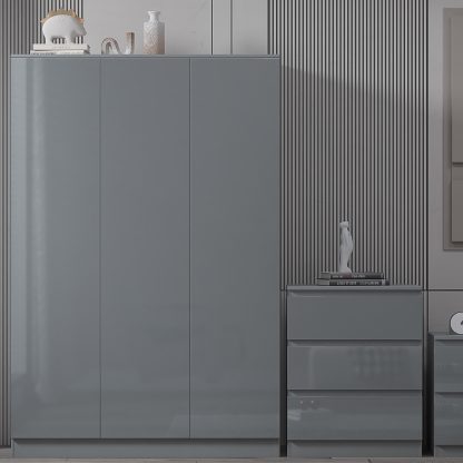 Stora Modern 3 Door Wardrobe - Grey Gloss - Image 3