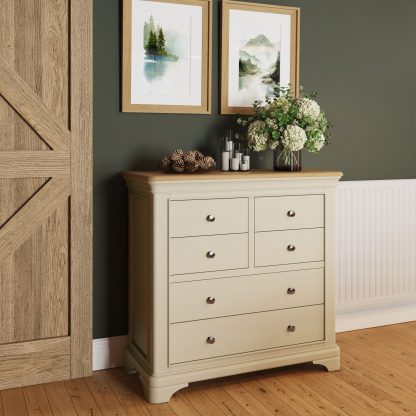 Faire 4+2 Chest in Putty with Oak Top - Image 12