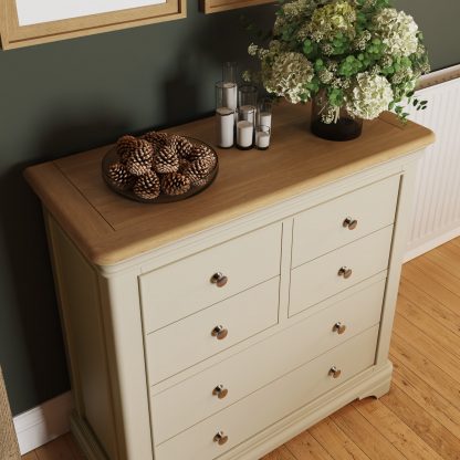 Faire 4+2 Chest in Putty with Oak Top - Image 5