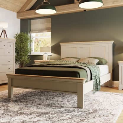 Faire 4ft6 Panel Bed in Putty - Image 9