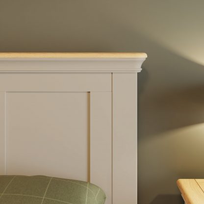 Faire 4ft6 Panel Bed in Putty - Image 5