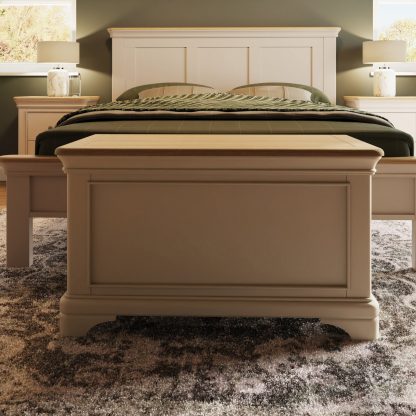 Faire Blanket Box in Putty with Oak Top
